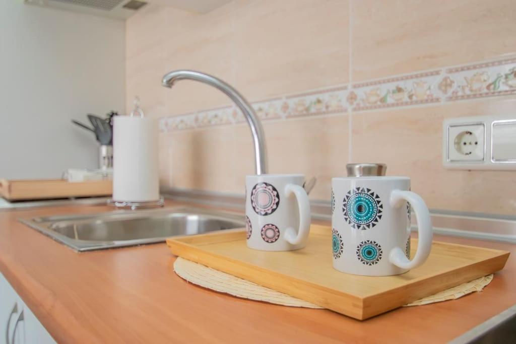 Muy Centrico, Tranquilo Y Confortable **a/c-wifi** Appartement